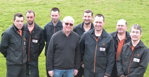 Equipe de mécanique et de fraisage