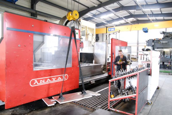 Machine de haute précision pour le fraisage