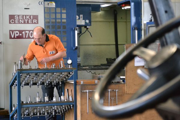 Technicien pour l'usinage d'outillage